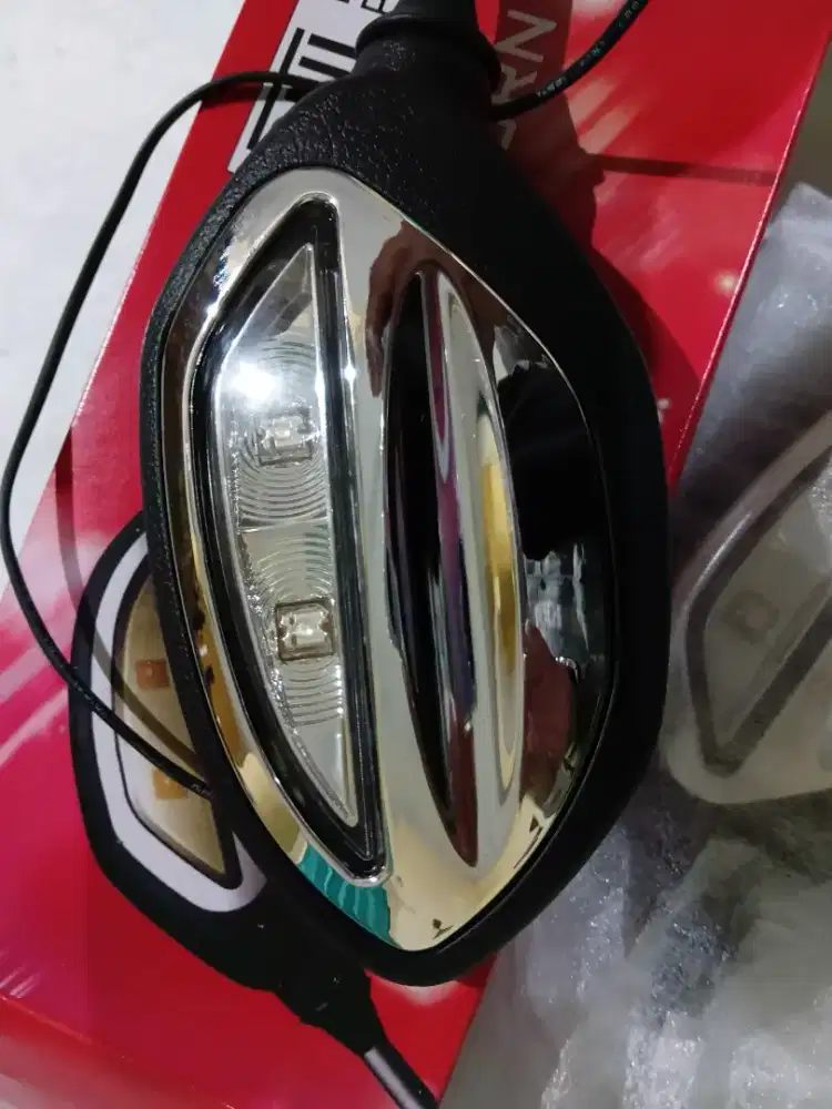 Spion motor LED sein Vario 160 new kondisi baru bisa utk semua motor