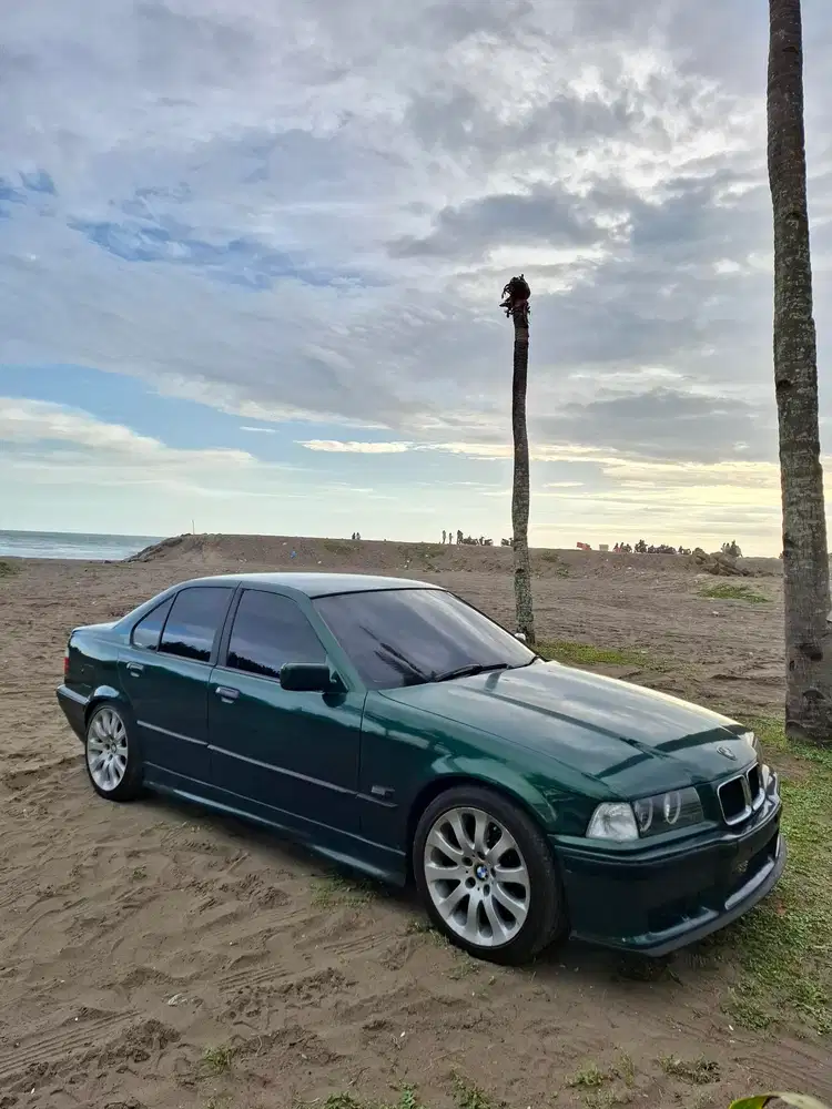 BMW 318i 1993 Bensin