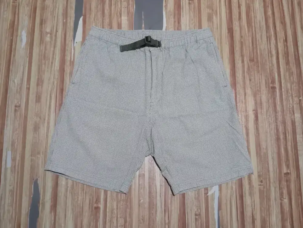 Shortpant Uniqlo.