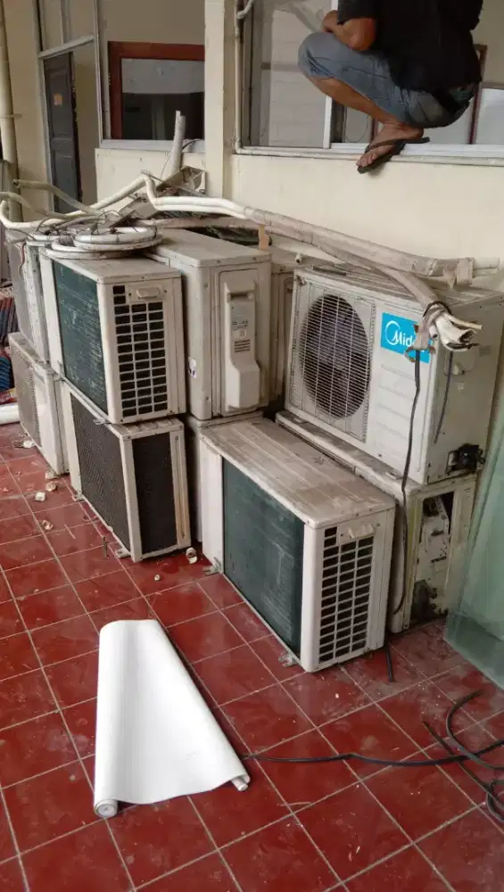 Dicari ac rusak