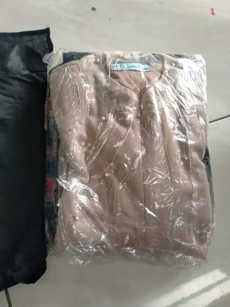 Jual baju butik TK tutup .