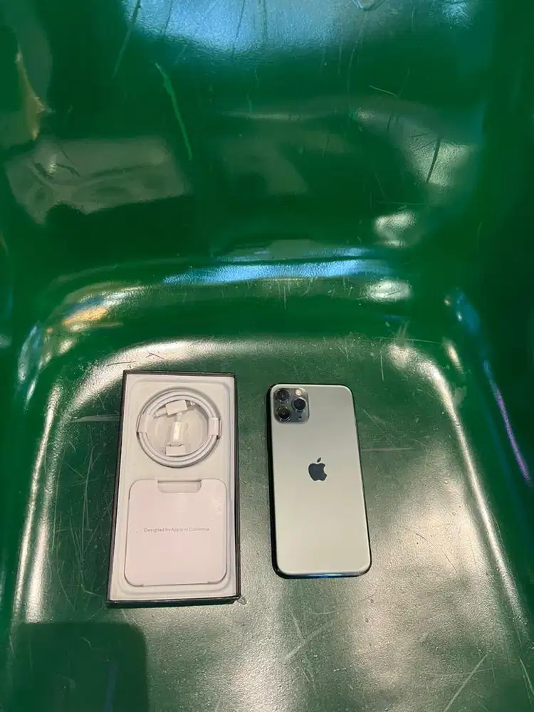 iphone 11 pro 256gb masih srikel apple