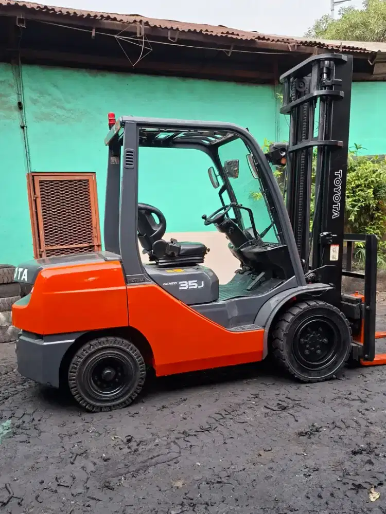 Forklift Toyota 3,5 Ton,Tiang 4 Meter,Matic,Mesin 2Z,8FDJ35,Tahun 2019