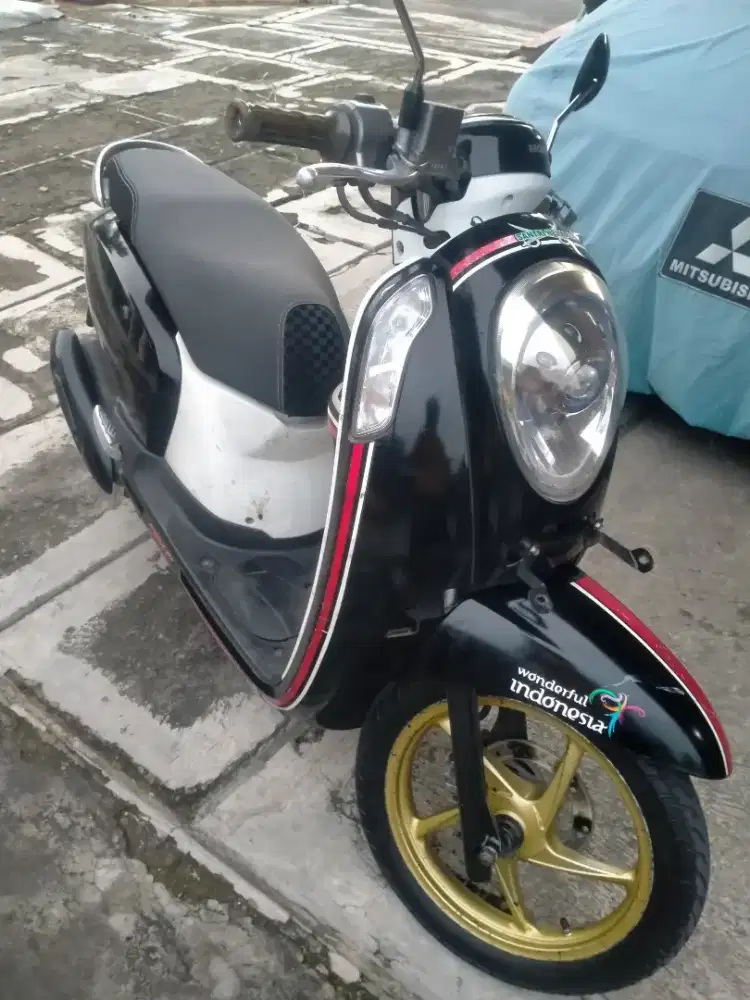 Scoopy 2016 stater halus mesin bagus standar ex cewek
