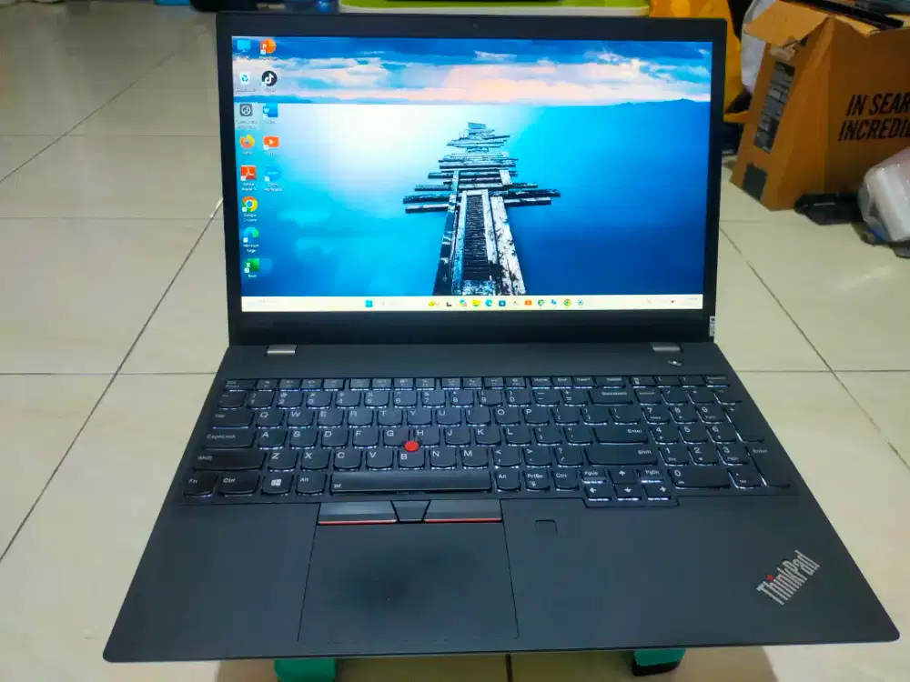 Dijual laptop Lenovo Thinkpad P15s Intel core i7 gen 10 VGA NVDIA 2GB