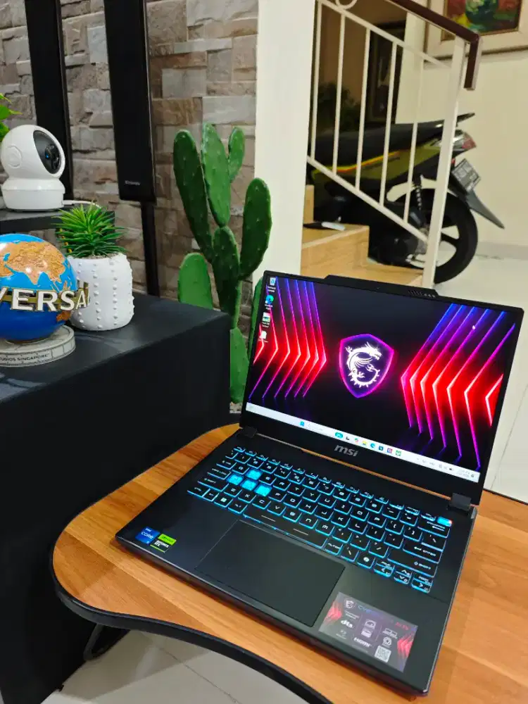 Laptop MSI Cyborg 14 RTX4050 I5 13420H 100% SRGB x nitro msi tuf