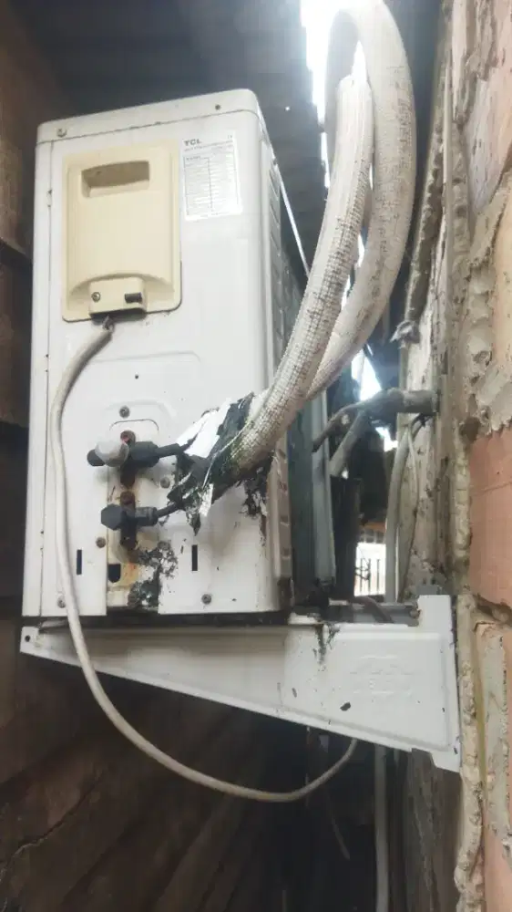 Terima ac bekas rusak atau mati total