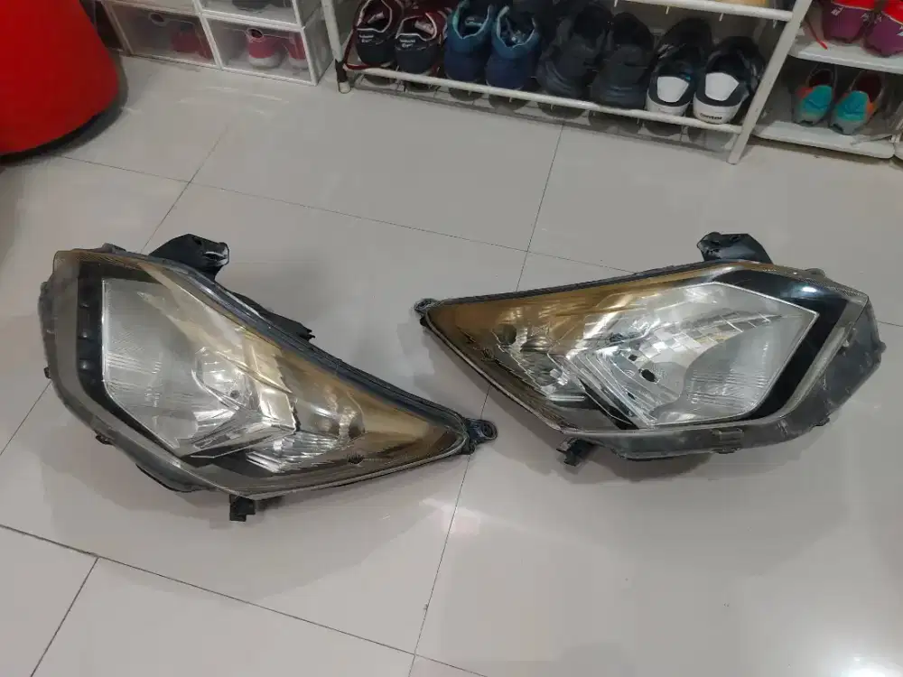 Headlamp lampu depan agya sigra