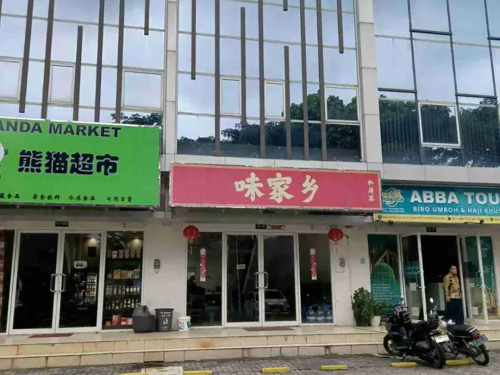 Depan Danau BSB, Ruko Ivy Park Area Komersial Aktif