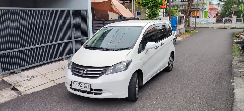 Honda Freed 2010 Bensin
