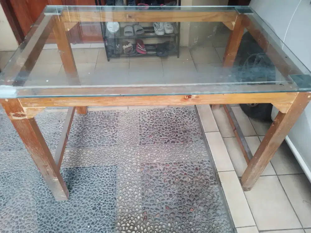 Meja Kayu, kaca tebal, Kayu kokoh dan kuat