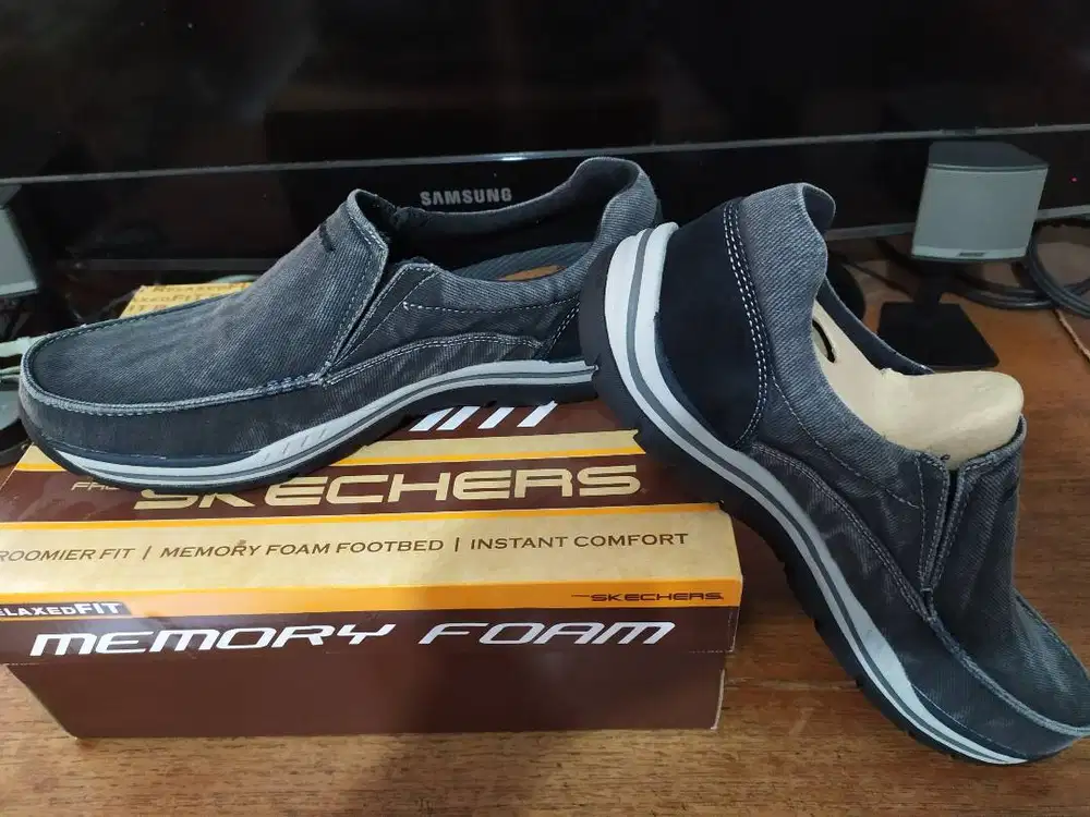 Sepatu Skechers Relaxed Fit Vintage Original Seneakers Size 45
