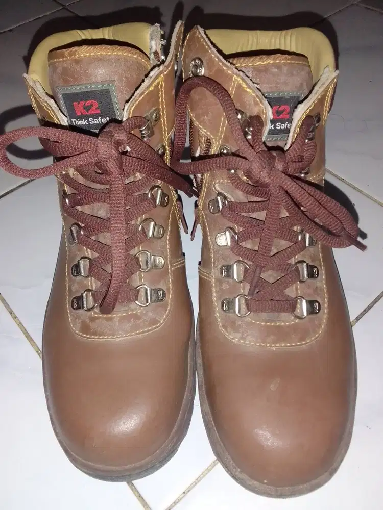 Bismillah Dijual cepat sepatu bekas merk K2