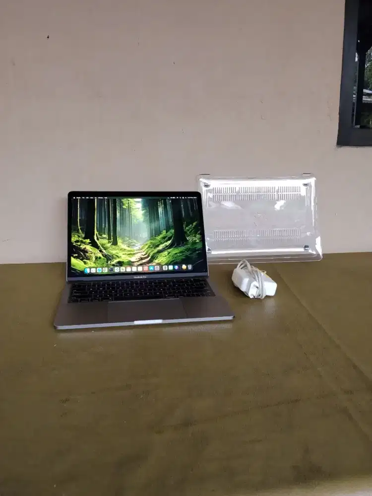 MacBook Pro 2017 16/256 BH 100% Warna Space Grey