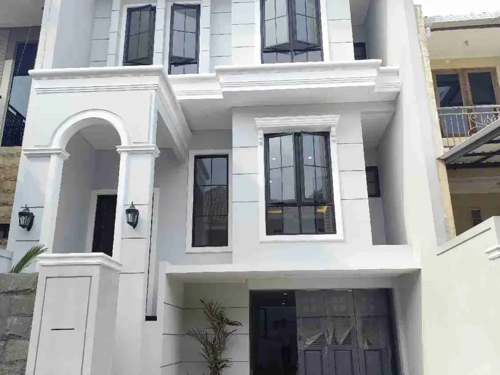 Rumah Baru 3Lantai Classic Modern, GRaha Family 4M-an