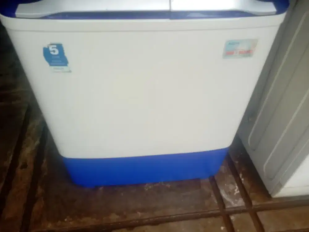 Dijual mesin cuci 2 tabung merk aqua