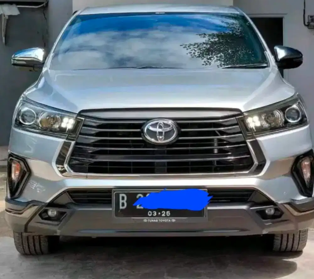 Toyota Innova Venturer 2.0 AT Tahun 2021 Silver