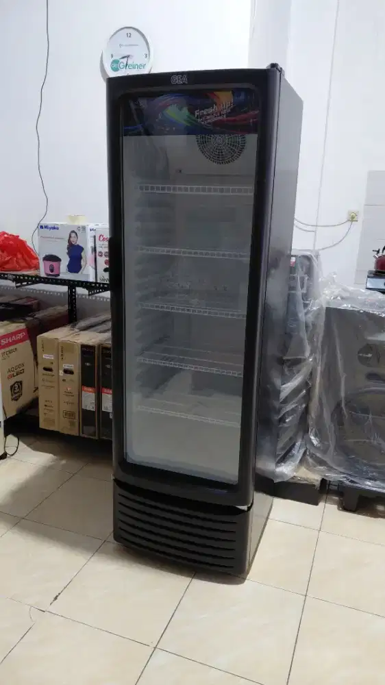 Kulkas kaca GEA type tinggi 5rak gress