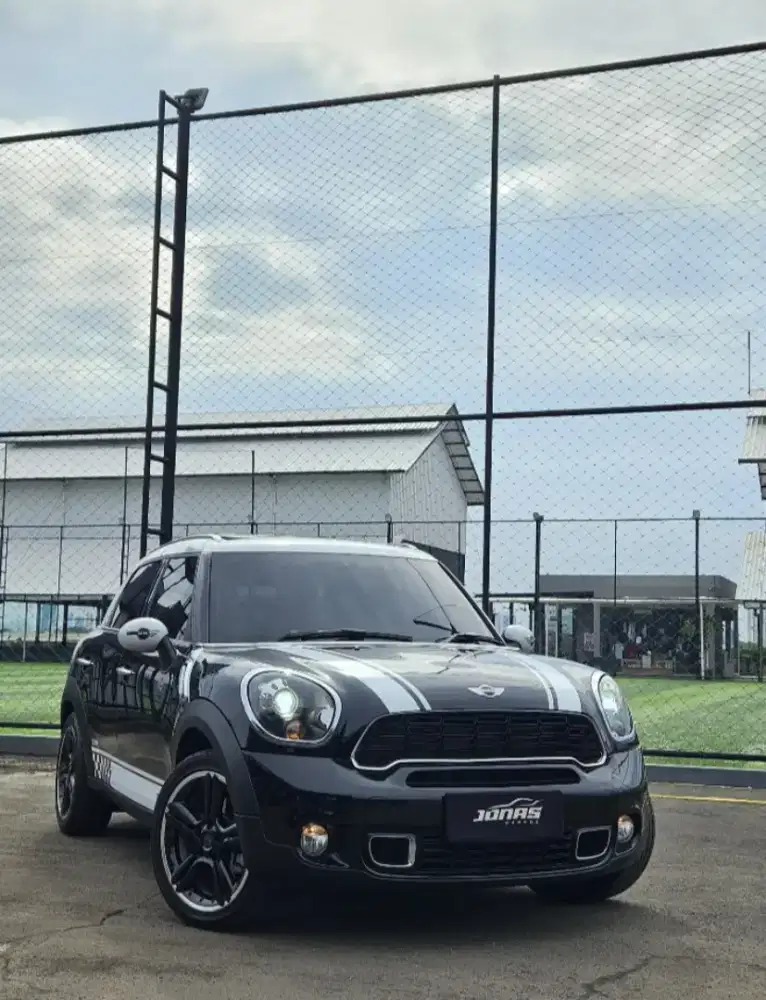 Mini Cooper Countryman S 2013
Black on Brown