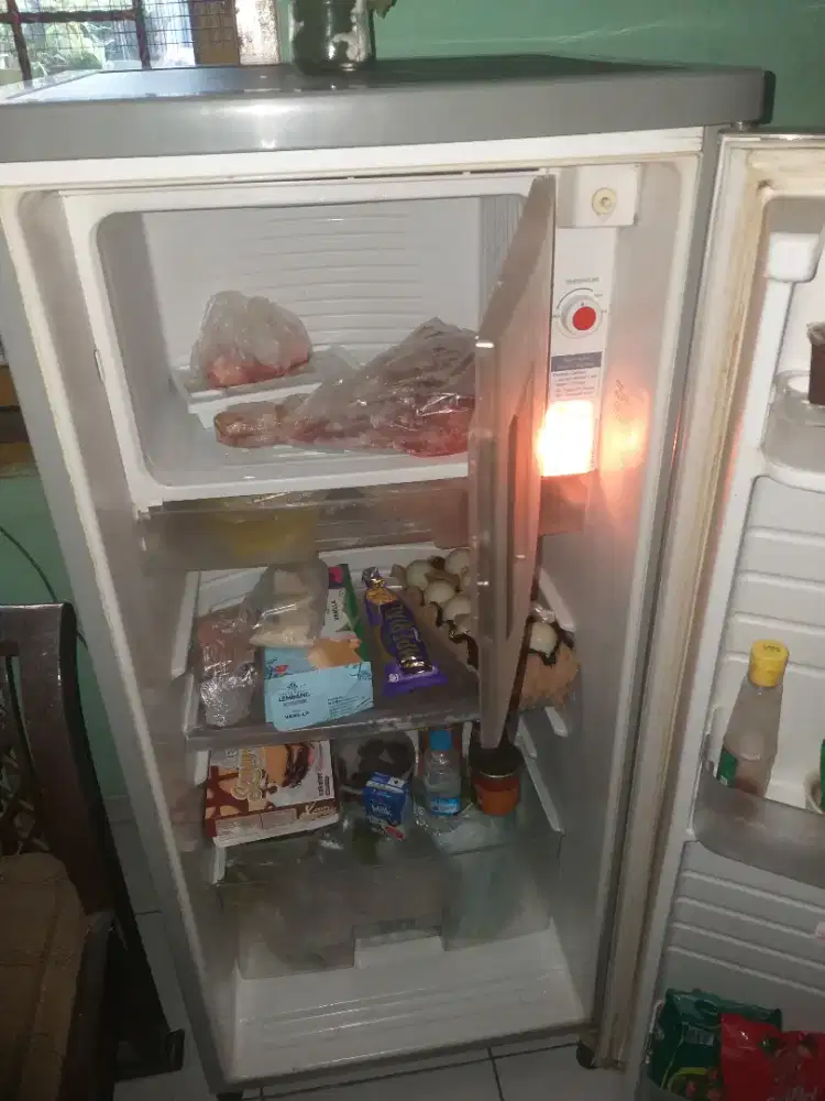 Kulkas 1 pntu normal dngin lengkap free lalamove