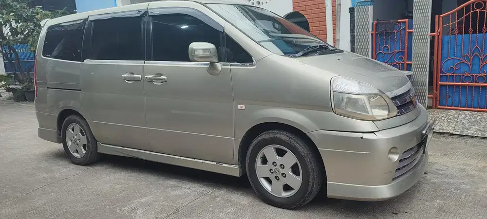 Nissan Serena 2004 Bensin