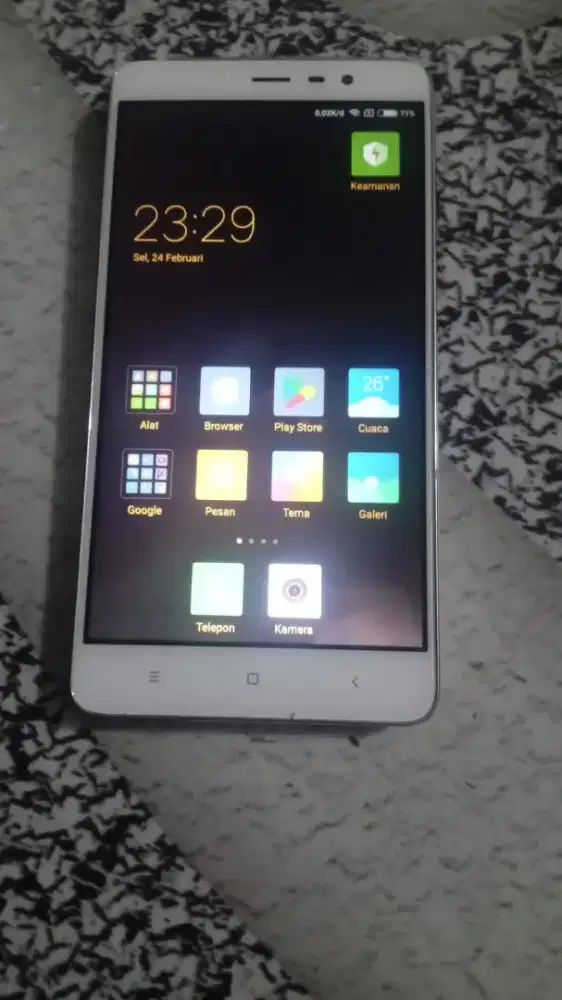 Xiaomi redmi 3 3/32gb minus