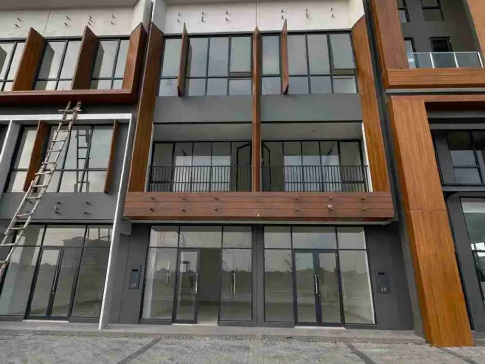 Disewakan Cepat Ruko Baru 3 Lantai Hadap Jalan di West Village BSD Tangerang