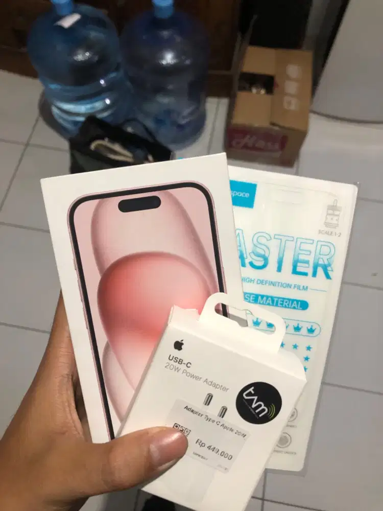 Iphone 15 128gb warna pink