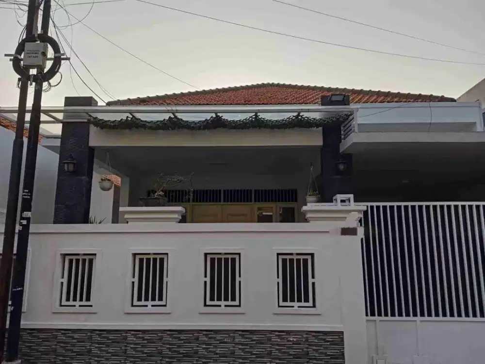Di Jual Rumah Siap Huni dalam komplek di Utan Kayu, akses jl tol dalam kota Rawamangun, Matraman. Jakarta Timur