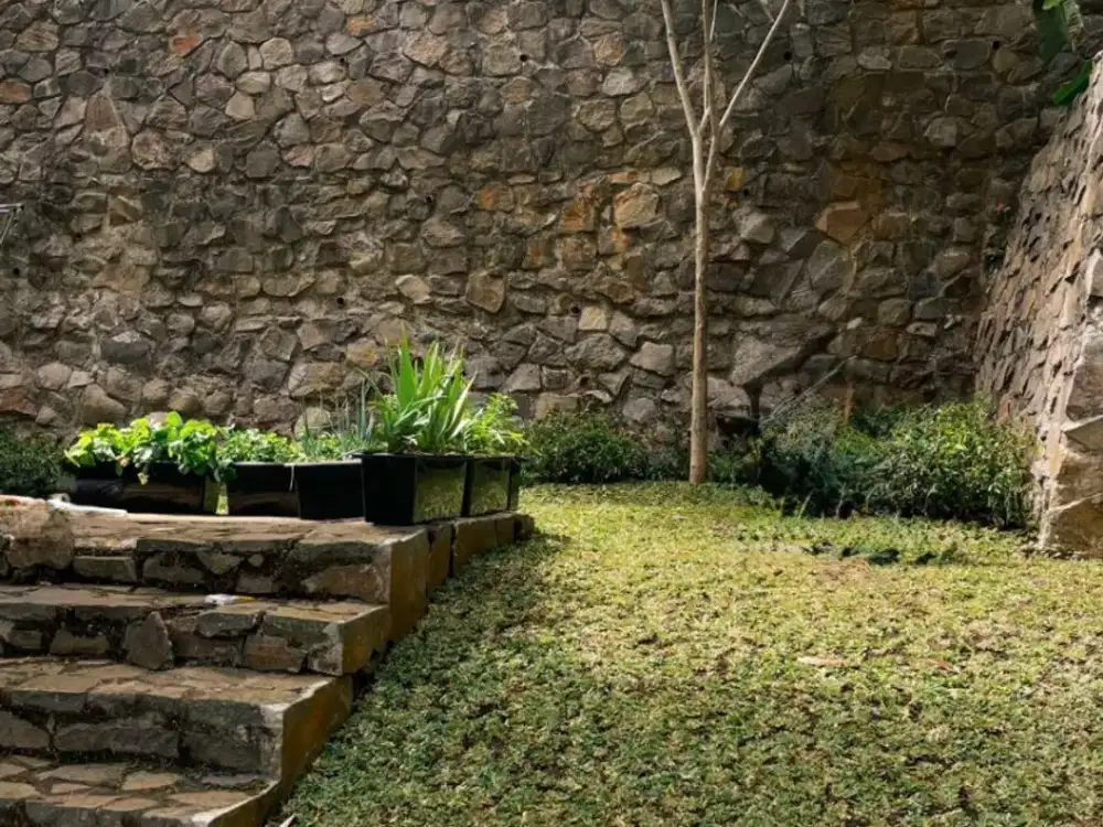 RUMAH KOKOH NYAMAN MINIMALIS MODERN SEMI FURNISHED  2 LANTAI SIAP HUNI DI AWILIGAR BANDUNG