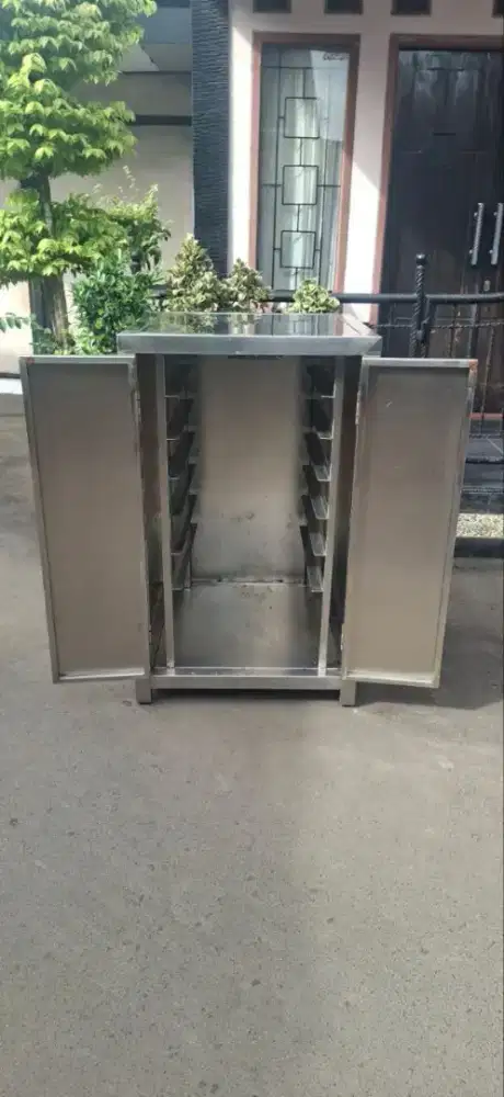 Kabinet Tray 6
Ukuran 59x63x97
Ukuran Tray 38x56
Ready 2 Unit