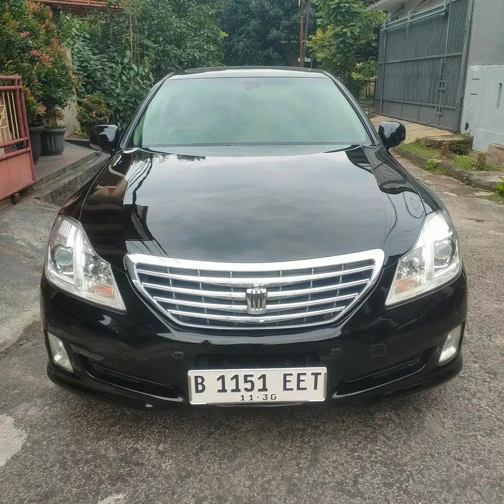 Toyota Crown Royal 2009 Bensin