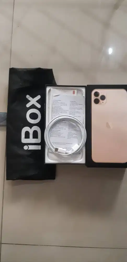 Iphone 11 pro max gold 256gb ex ibox