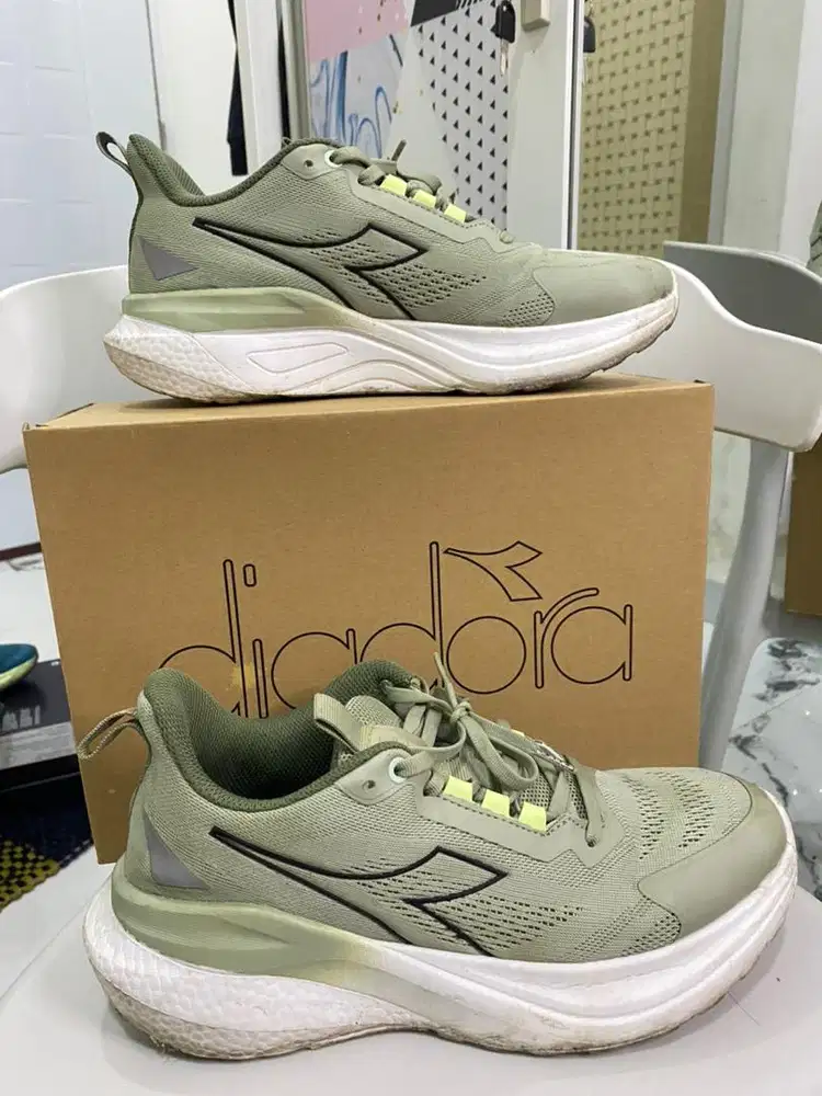 Sepatu Runner Diadora