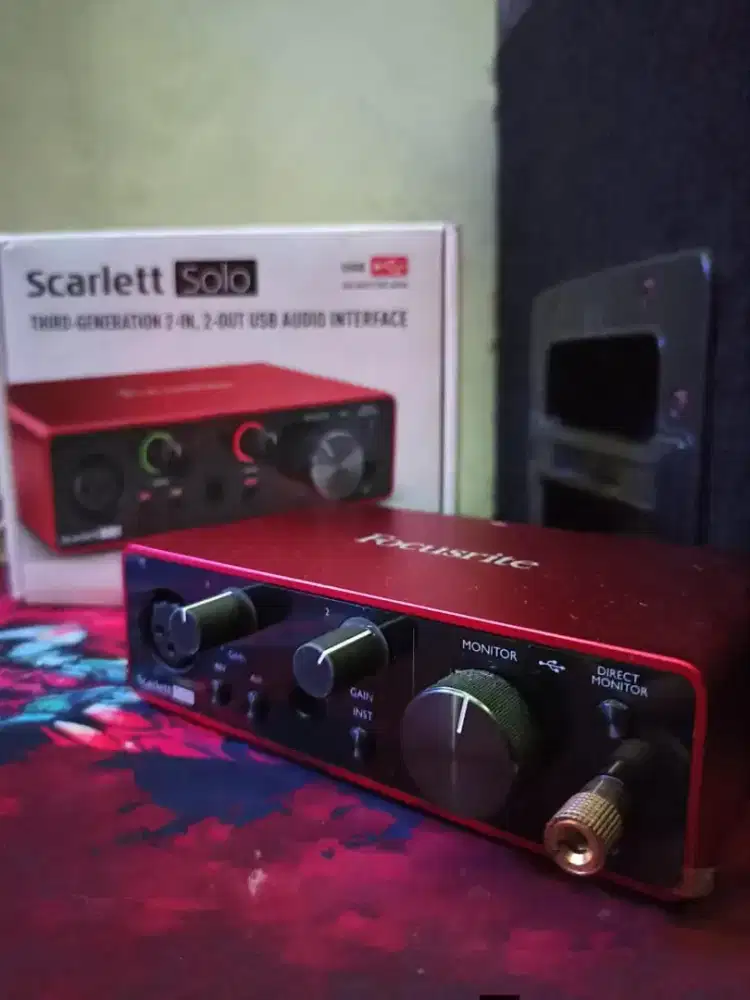 Soundcard Focusrite solo GEN 3 dan Mic Alctron Mc001