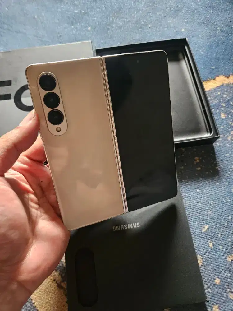 Samsung Fold 4 512GB Minus Tompel kecil ,bisa Tukar Tambah Hp lain