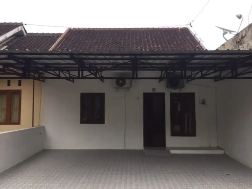 Disewakan Rumah Dekat SMA Ursulin