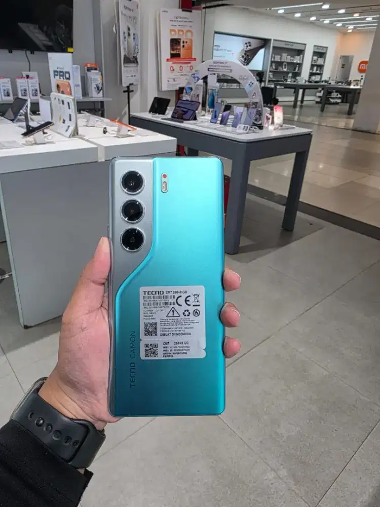 Second Tecno Camon 40 Pro 5G 8+8/256gb Ex Display