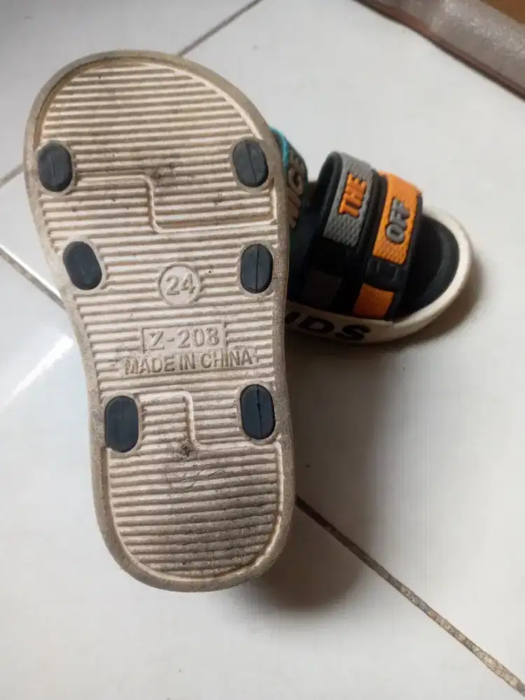 Sendal anak size 24
