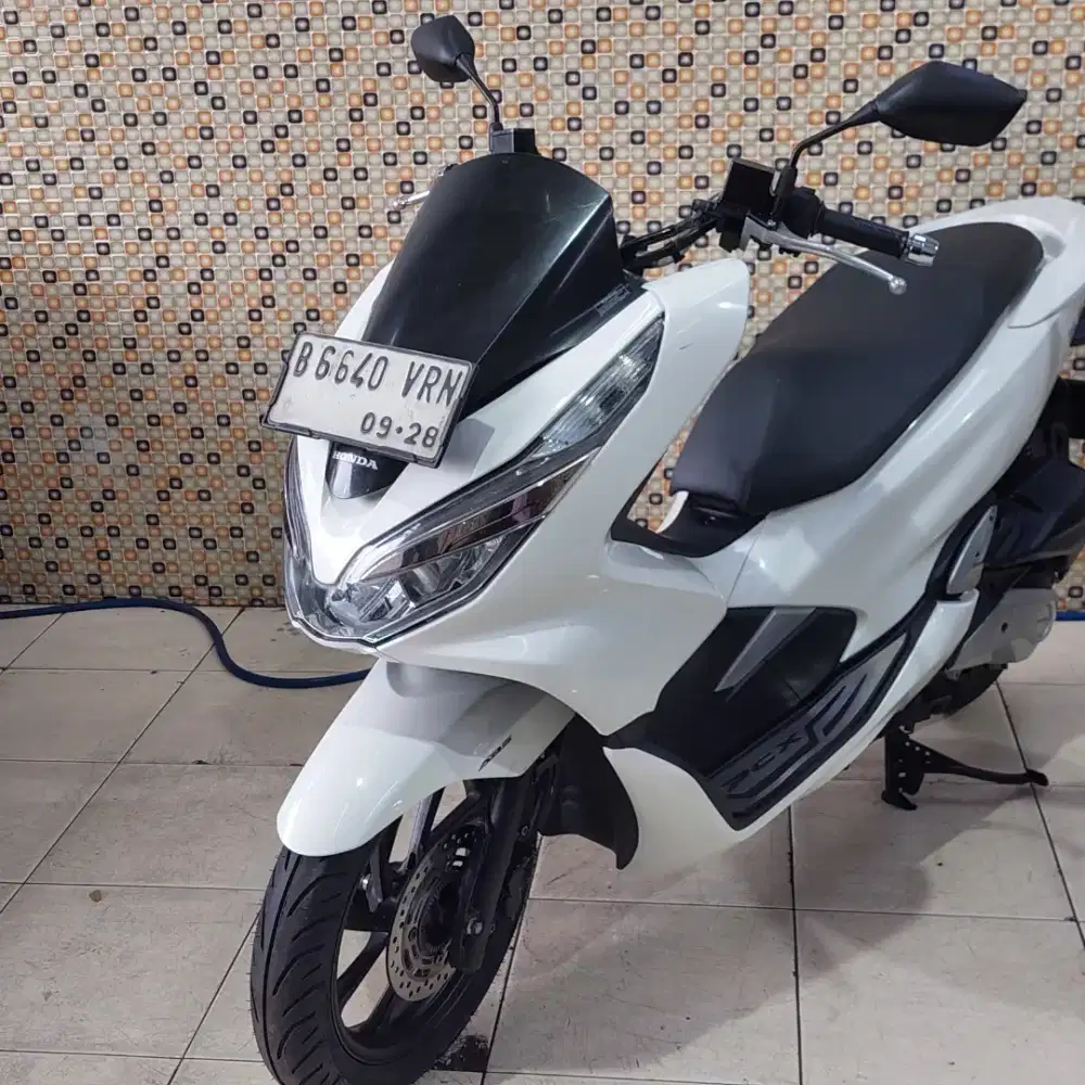 Honda pcx 150 abs 2018 dp 2juta