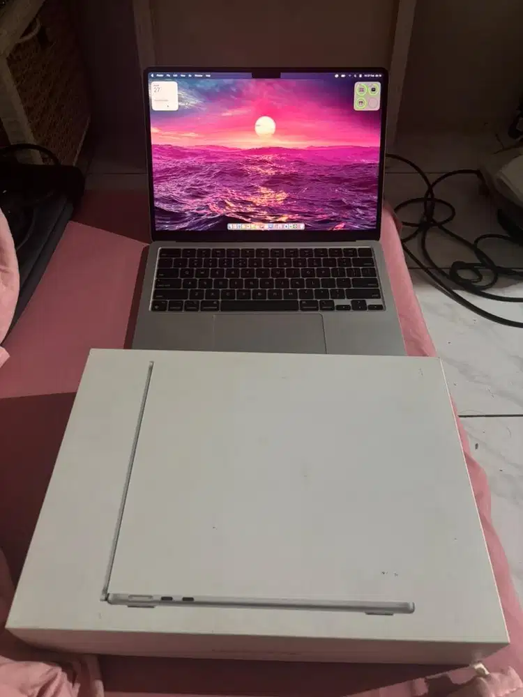 Macbook Air M3 Silver 13 8/512Gb ex Ibox