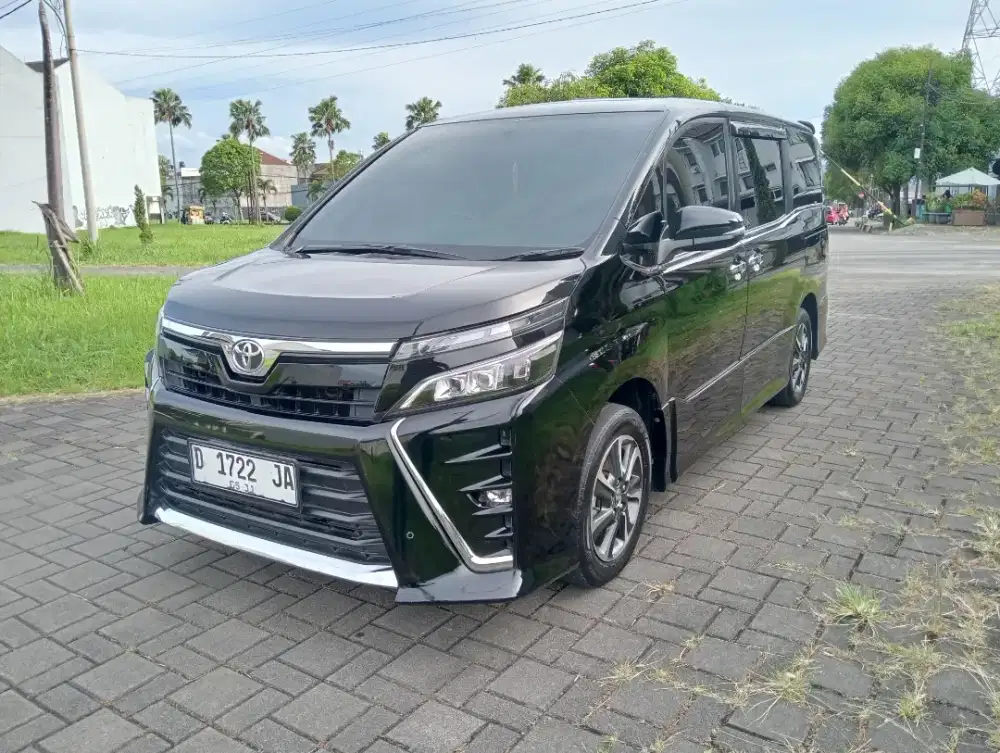 Voxy 2021 sangat bagus (dp.25jt)