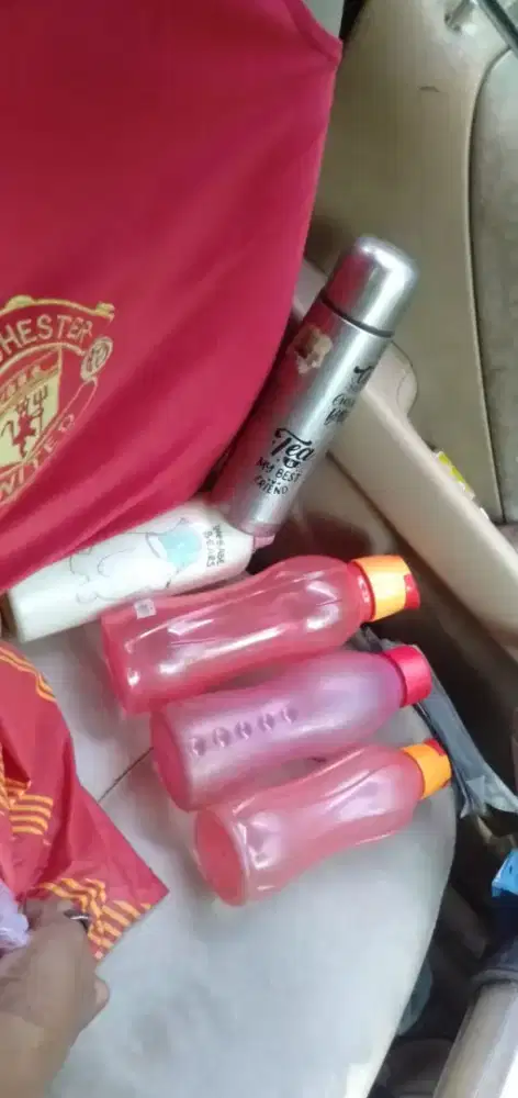 Di jual semua macam botol minum,piring,wadah,tempat   dari plastik