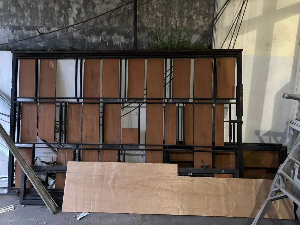 Pagar Besi Hollow Minimalis Plat GRC motif Kayu Bekas