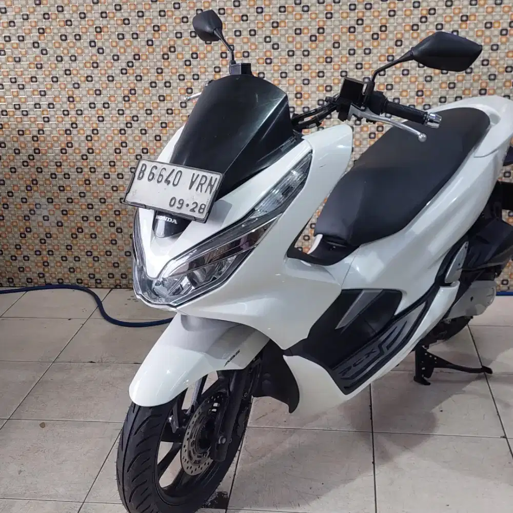 Honda pcx 150 cbs 2018 dp 2juta..