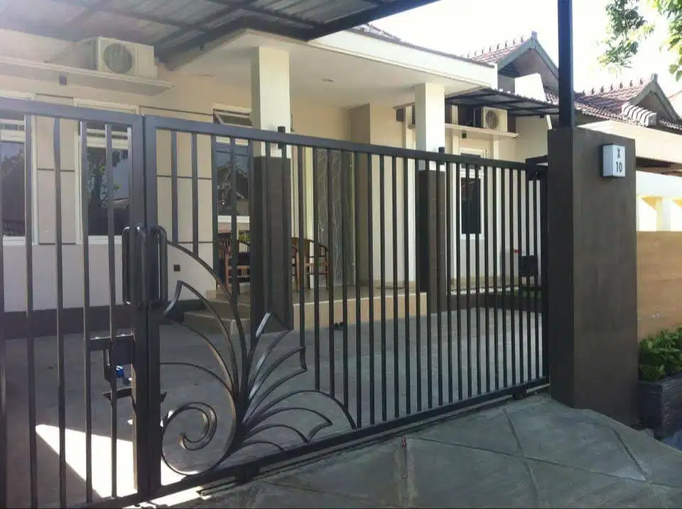 Rumah Luas dan Nyaman di Semarang Barat