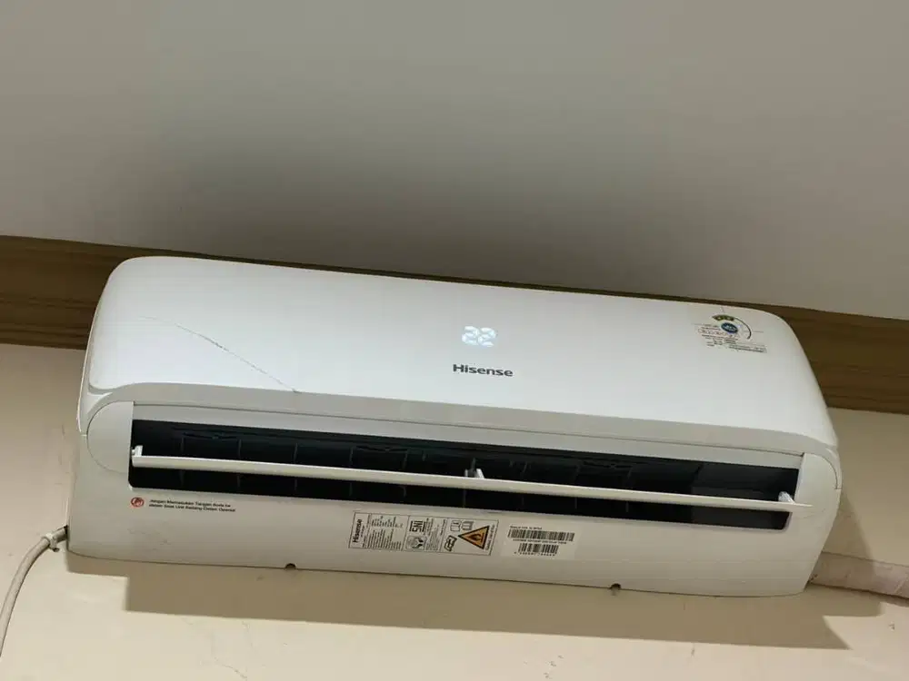 AC hisense 1/2 PK