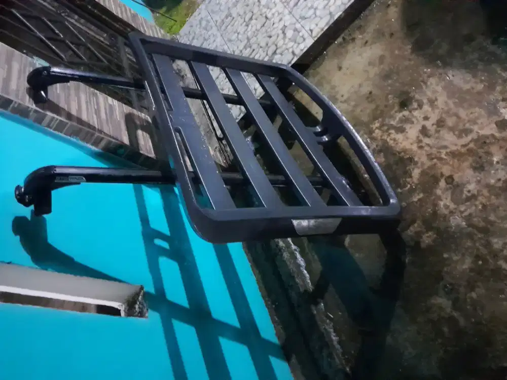 Dijual rak bagasi pakean sigra merk hummer