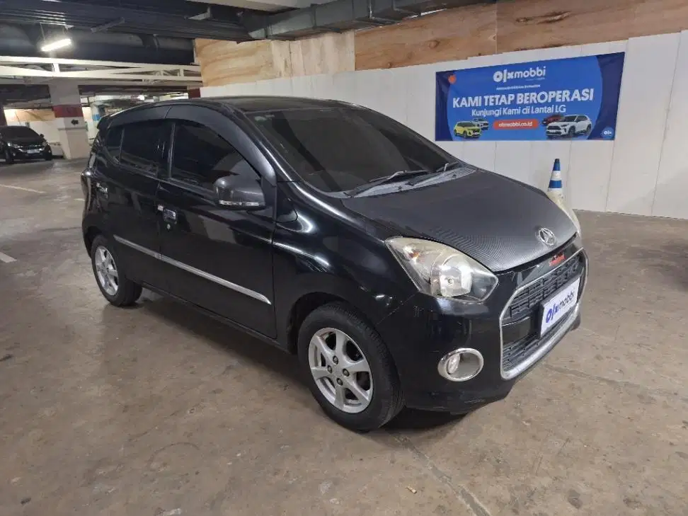 Daihatsu Ayla 1.0 X Bensin-MT 2016 Hitam