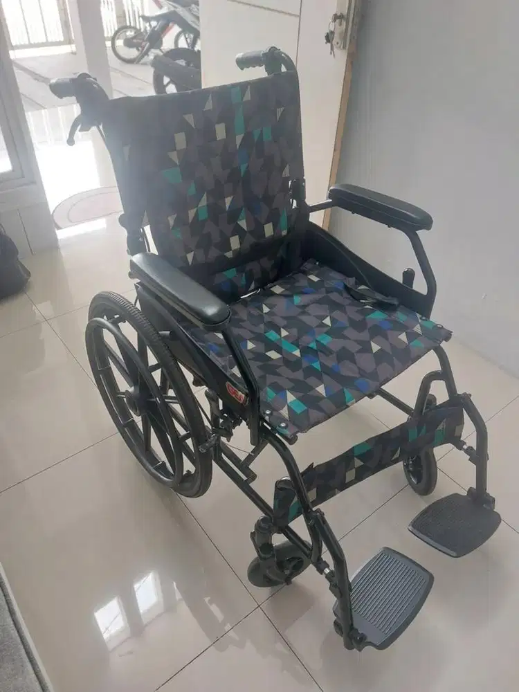 Kursi Roda GEA FS 863 M